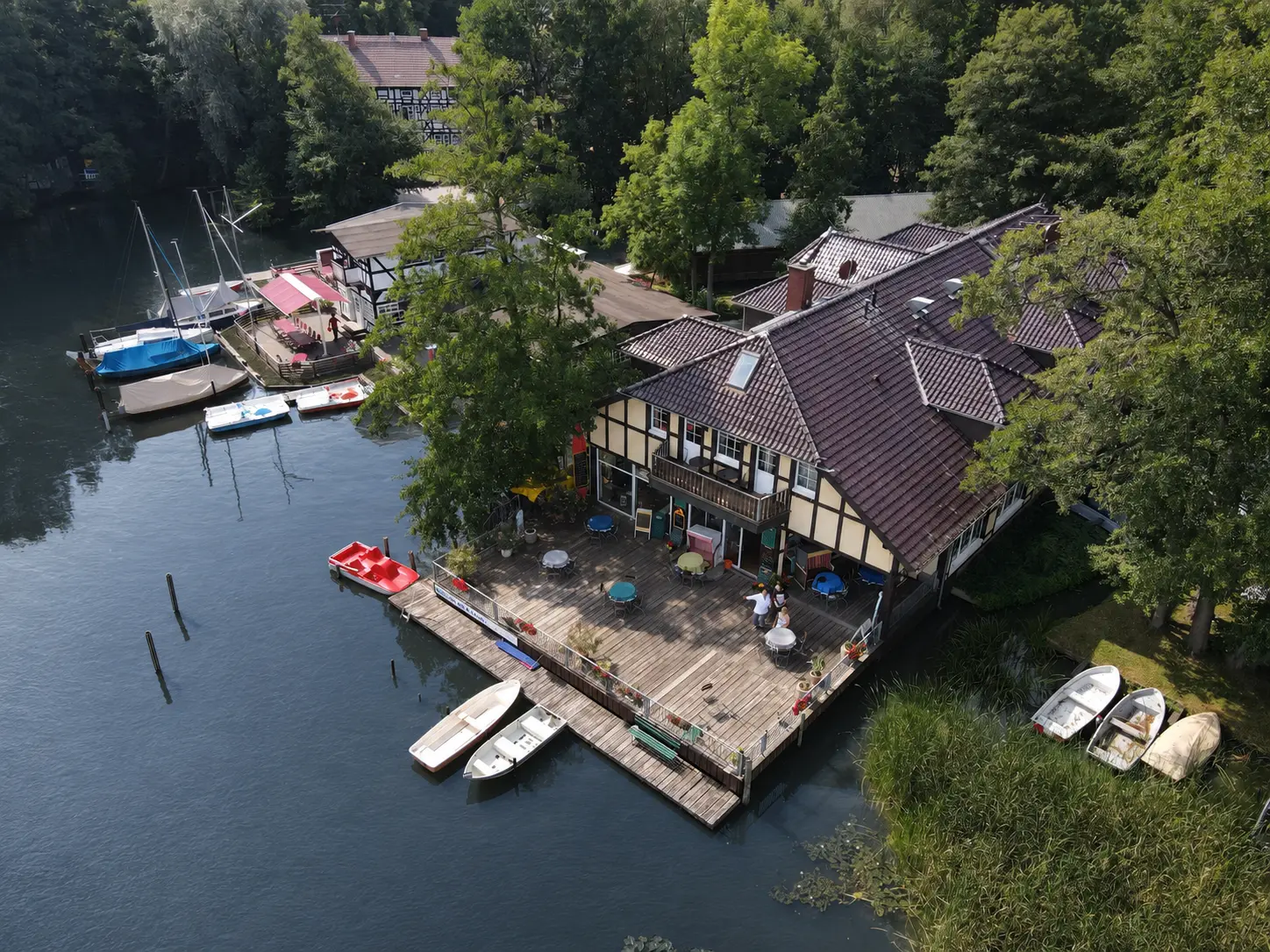 Luftaufnahme der See-Idylle direkt am Klempowsee